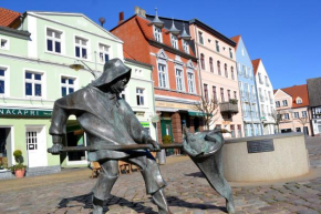 Гостиница Ferienwohnung ab zum Haff  Иккермюнде